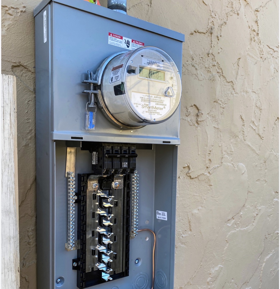 Newly installed Siemens 200-amp meter main panel